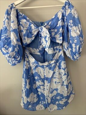 Luxxel Blue and White Floral Tie-Front Romper Size Small Pockets Cotton